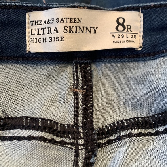 A&F sateen ultra skinny high rise jeans. Size 8R W 29 L 29 - Picture 5 of 5